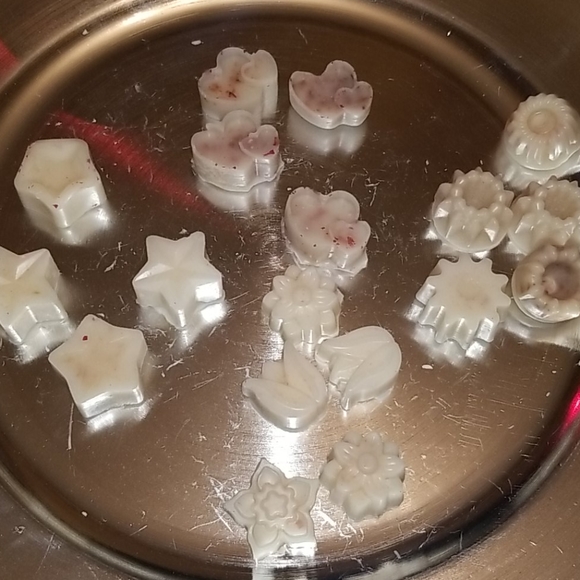 Lavender-Vanilia Beeswax Melts - Picture 3 of 5